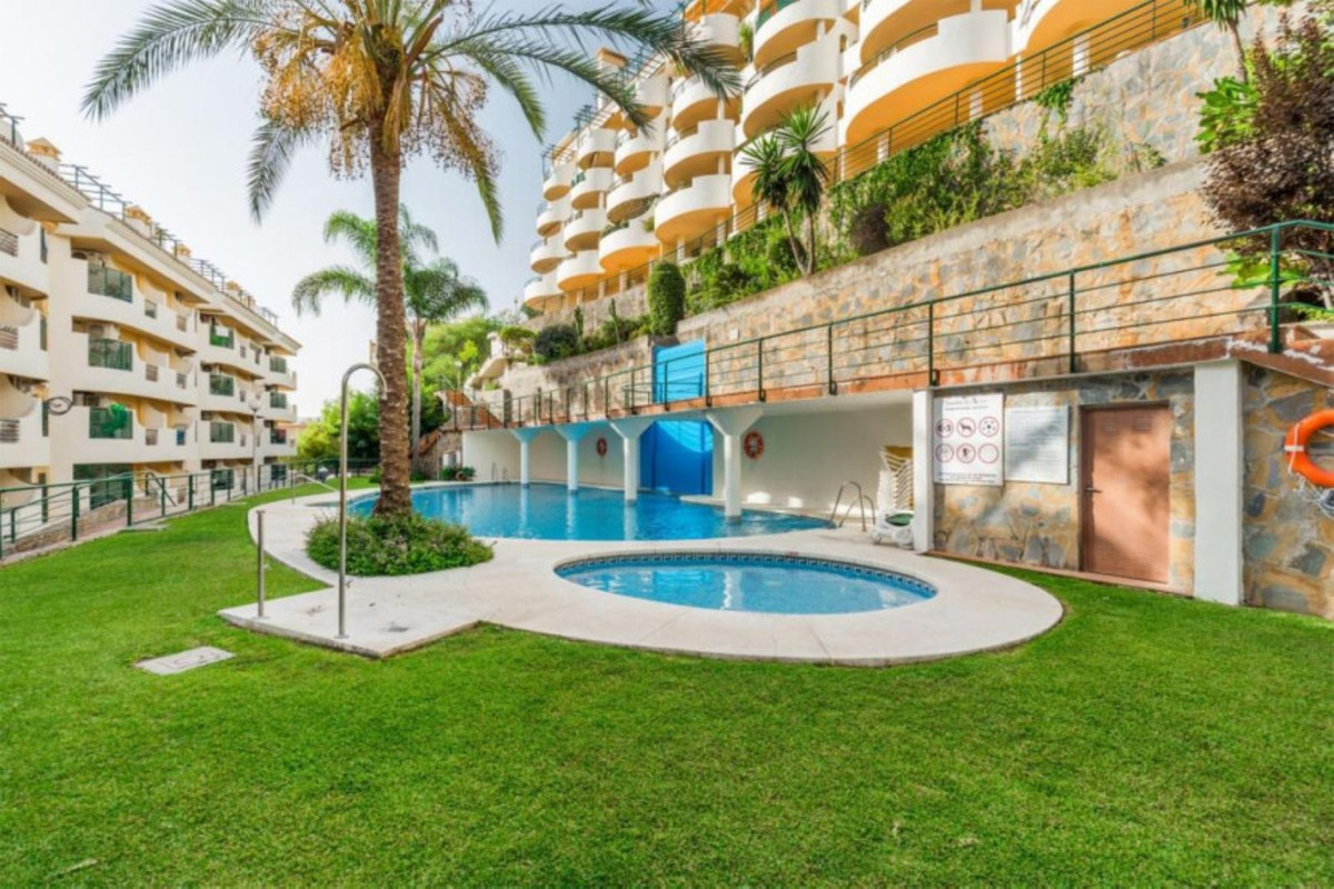 Se vende Apartamento Planta Media de 2 dormitorios en Costa Del Sol, Málaga, España