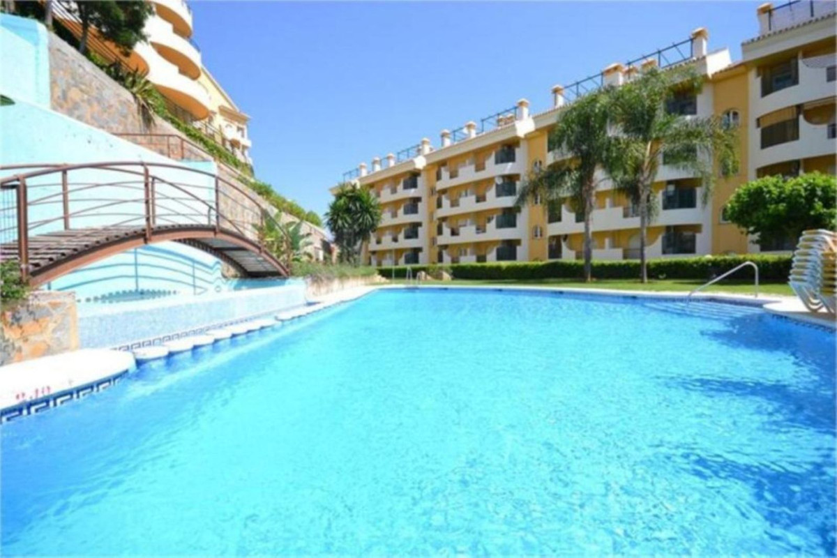Se vende Apartamento Planta Media de 2 dormitorios en Costa Del Sol, Málaga, España
