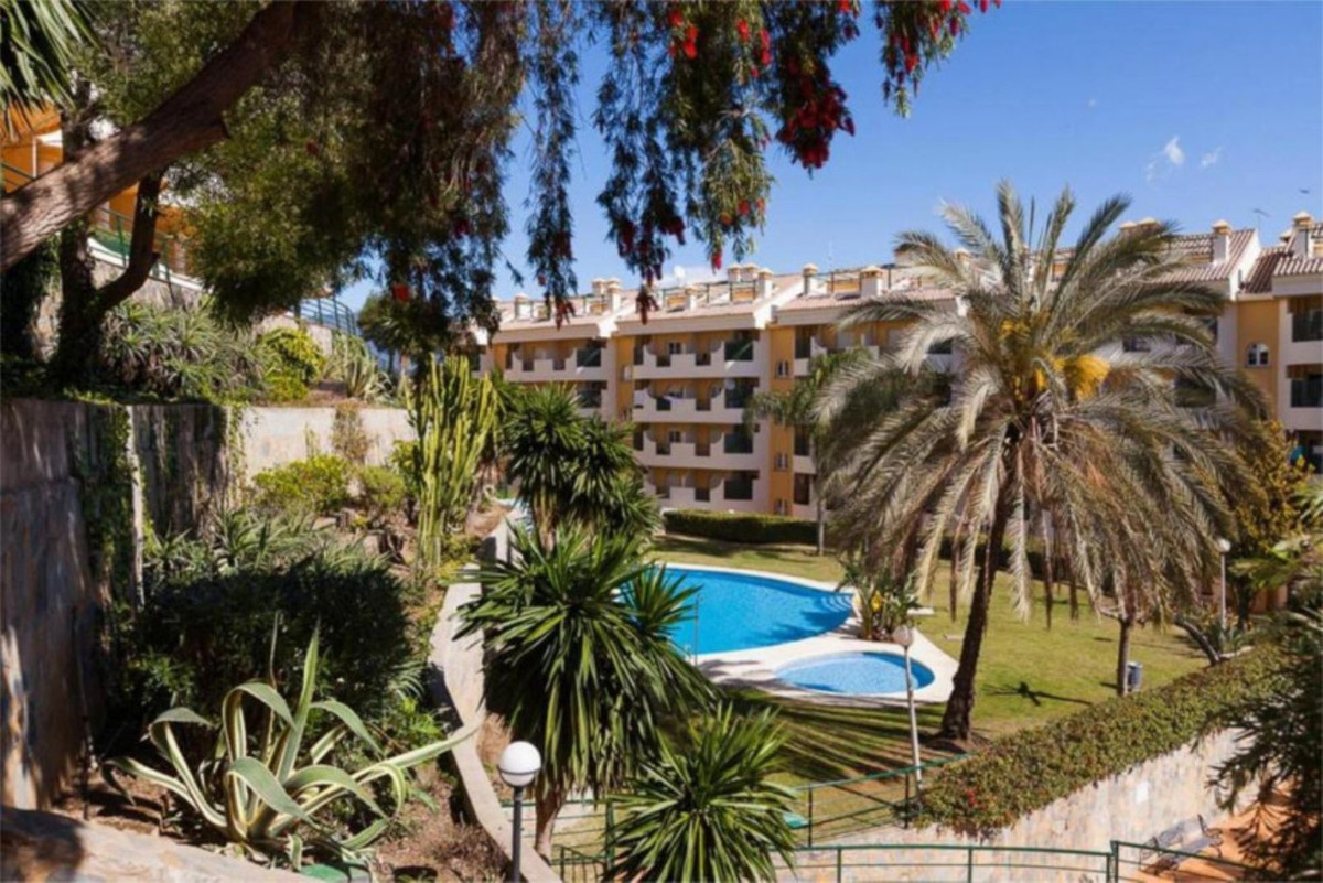 Se vende Apartamento Planta Media de 2 dormitorios en Costa Del Sol, Málaga, España