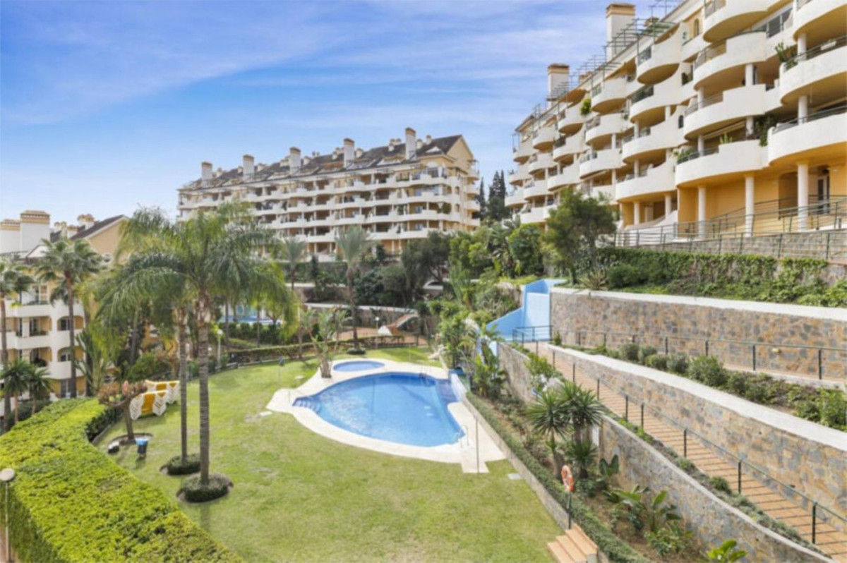 Se vende Apartamento Planta Media de 2 dormitorios en Costa Del Sol, Málaga, España