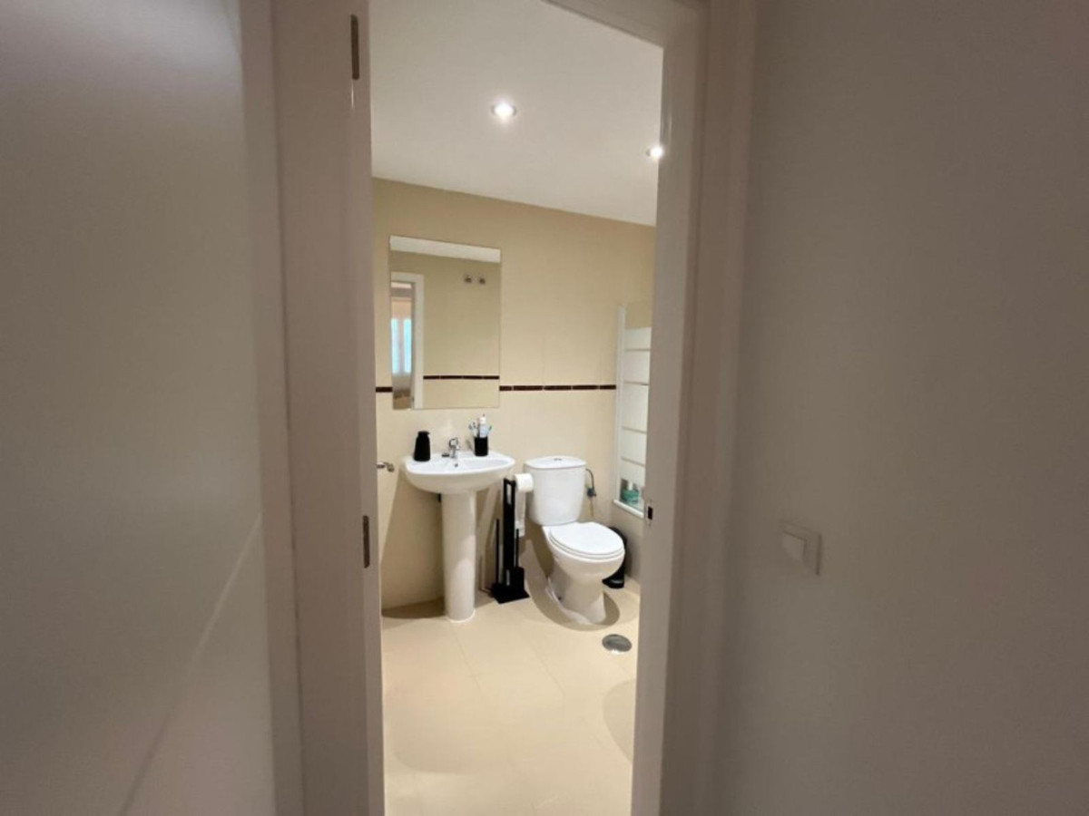Se vende Apartamento Planta Media de 3 dormitorios en Costa Del Sol, Málaga, España