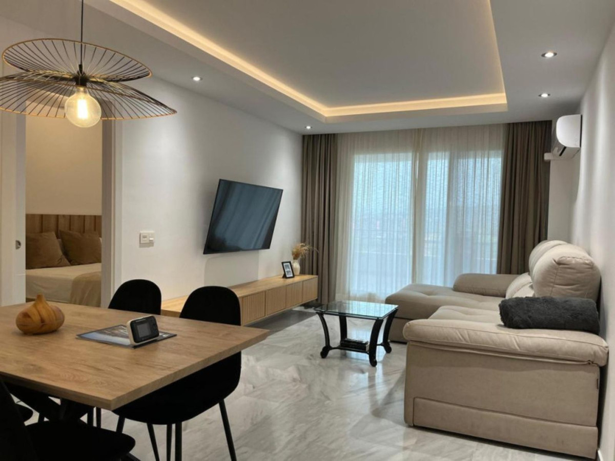 Se vende Apartamento Planta Media de 3 dormitorios en Costa Del Sol, Málaga, España
