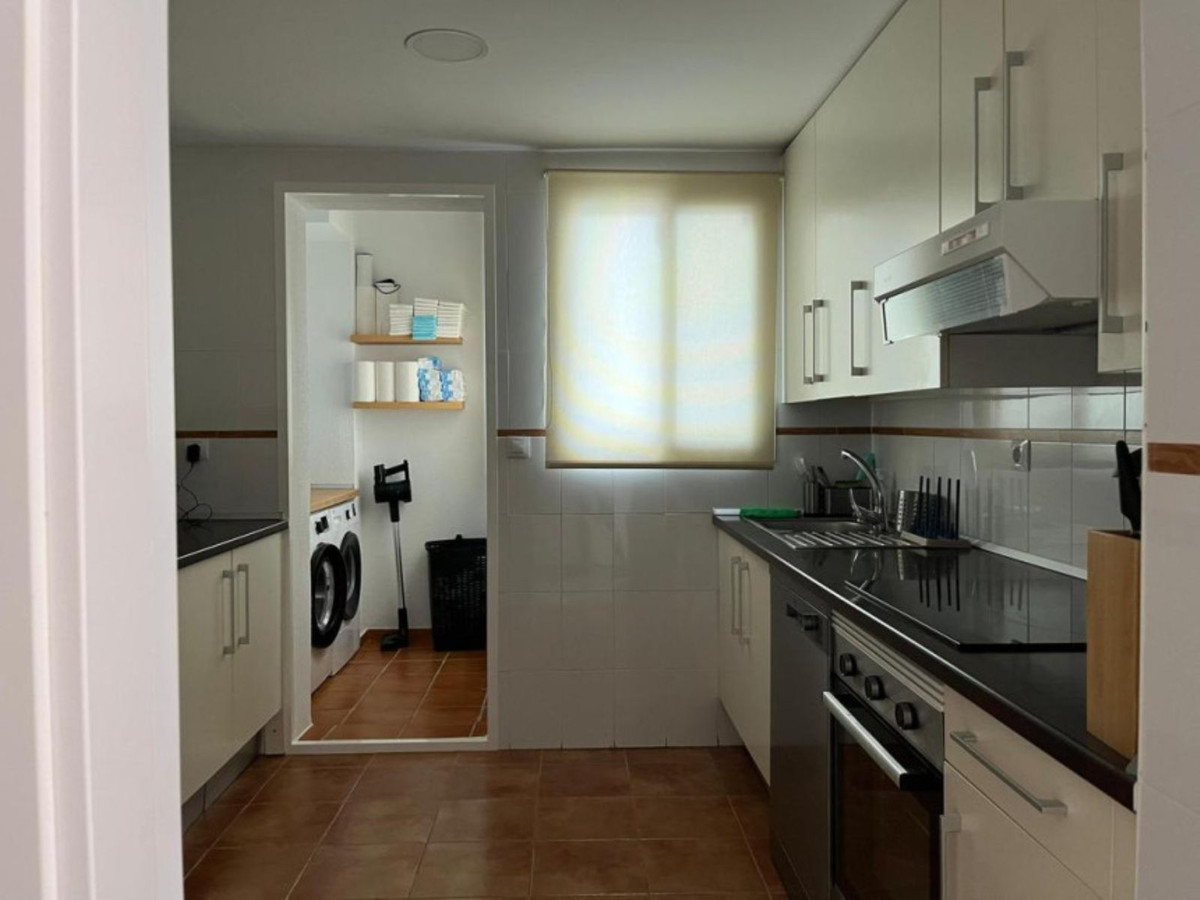 Se vende Apartamento Planta Media de 3 dormitorios en Costa Del Sol, Málaga, España