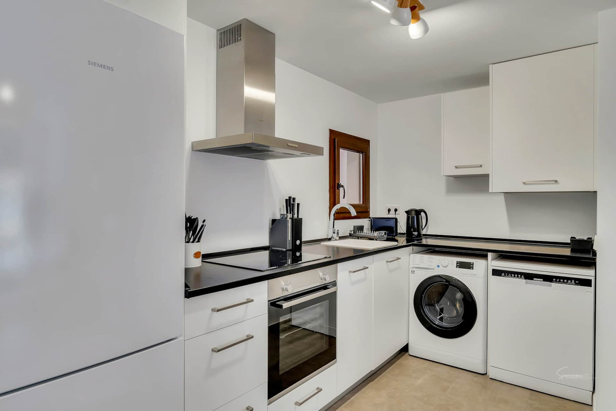 Se vende Apartamento Planta Media de 2 dormitorios en Costa Blanca, Alicante, España