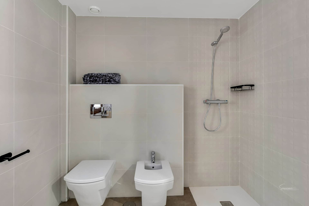 Se vende Apartamento Planta Media de 2 dormitorios en Costa Blanca, Alicante, España