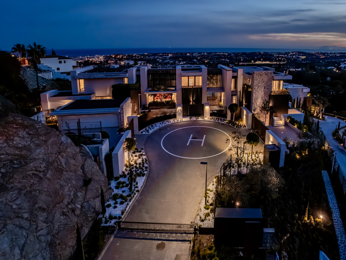 Se vende Villa - Chalet de 8 dormitorios en Costa Del Sol, Málaga, España