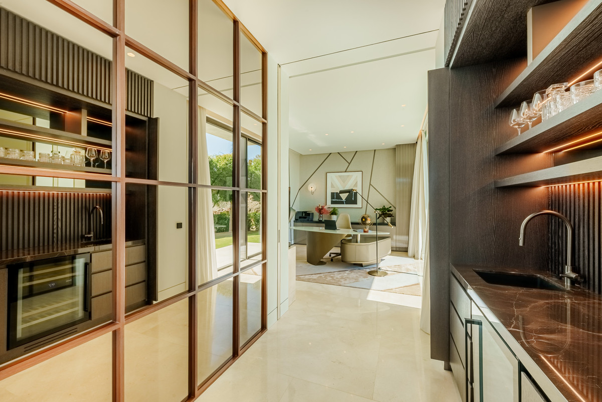 Se vende Villa - Chalet de 8 dormitorios en Costa Del Sol, Málaga, España