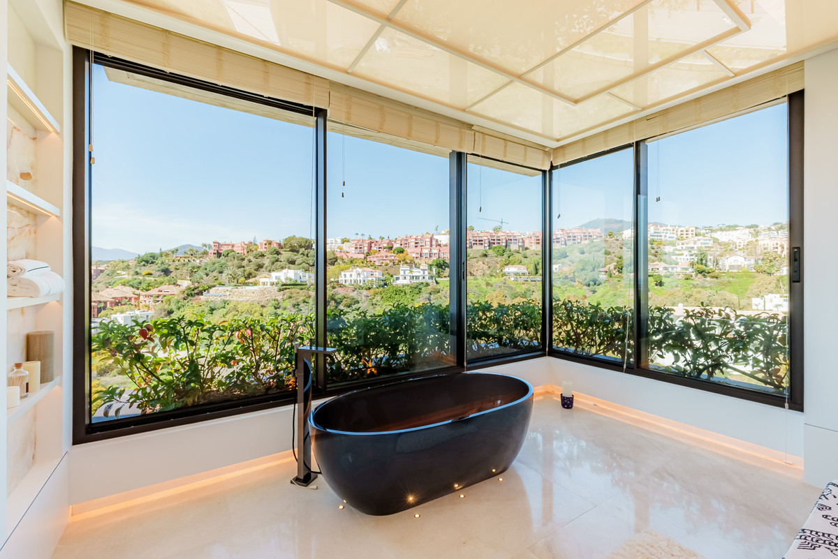 Se vende Villa - Chalet de 8 dormitorios en Costa Del Sol, Málaga, España