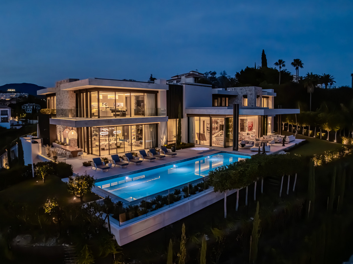 Se vende Villa - Chalet de 8 dormitorios en Costa Del Sol, Málaga, España