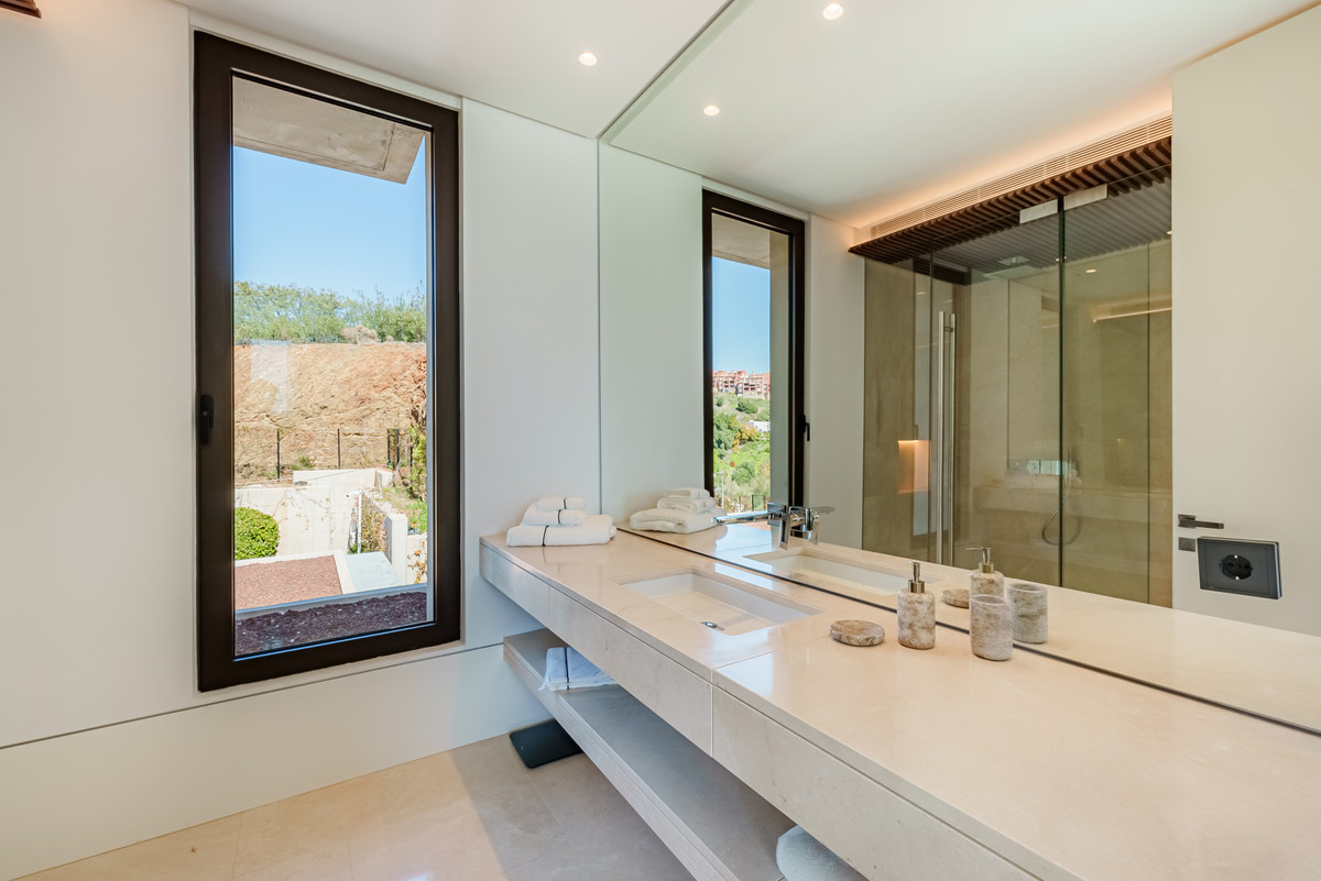 Se vende Villa - Chalet de 8 dormitorios en Costa Del Sol, Málaga, España