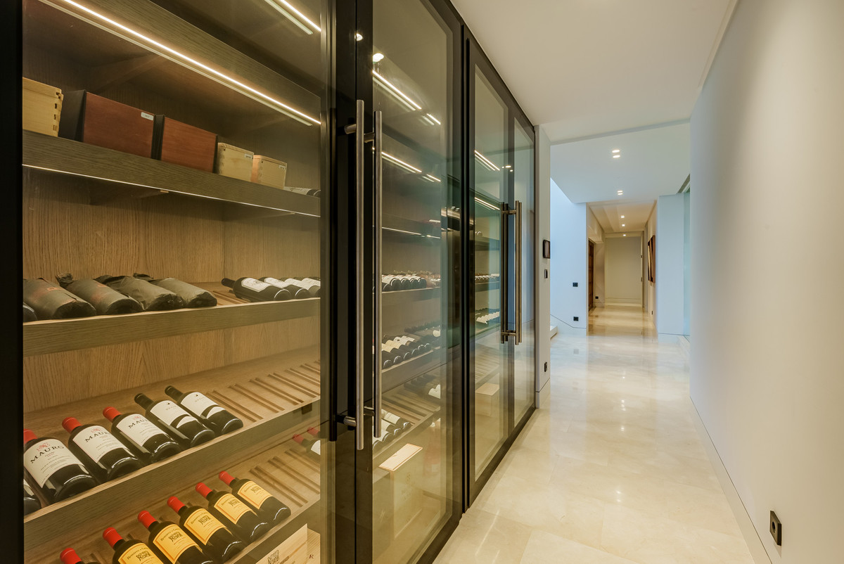 Se vende Villa - Chalet de 8 dormitorios en Costa Del Sol, Málaga, España
