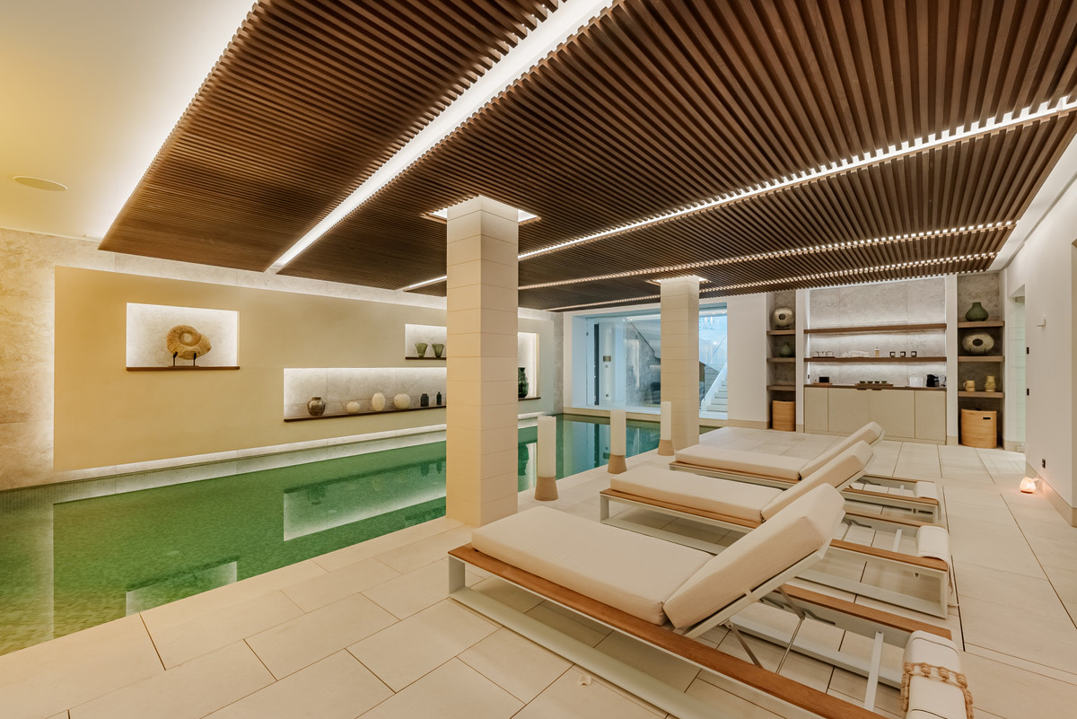 Se vende Villa - Chalet de 8 dormitorios en Costa Del Sol, Málaga, España