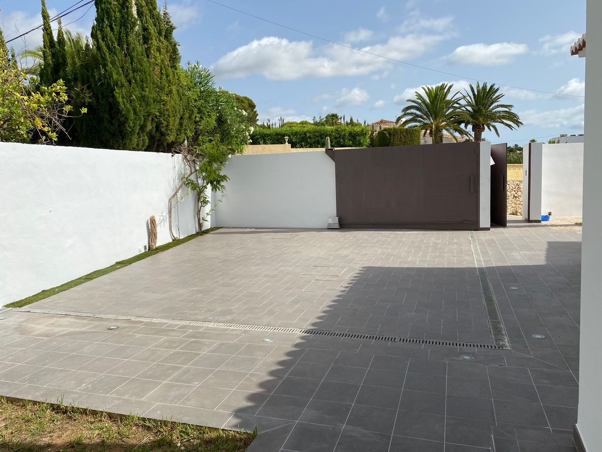 4 Bed Townhouse for sale in Teulada Costa Blanca, Alicante, Spain