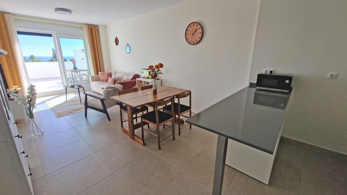3 Bed Apartment for sale in Estepona Costa Del Sol, Málaga, Spain
