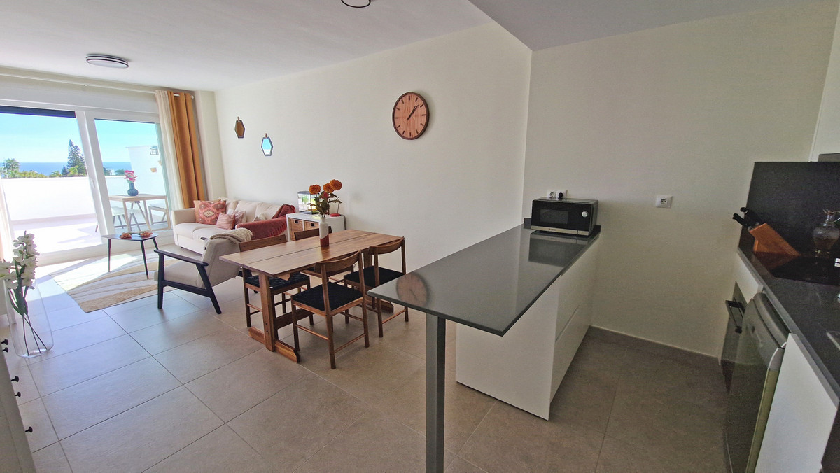 3 Bed Apartment for sale in Estepona Costa Del Sol, Málaga, Spain