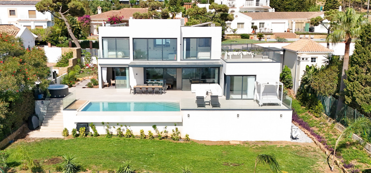 4 Bed Townhouse for sale in Manilva Costa Del Sol, Málaga, Spain