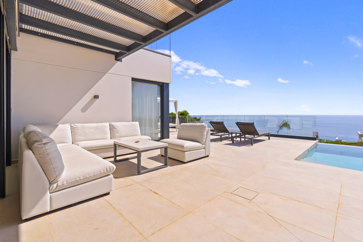 4 Bed Townhouse for sale in Manilva Costa Del Sol, Málaga, Spain