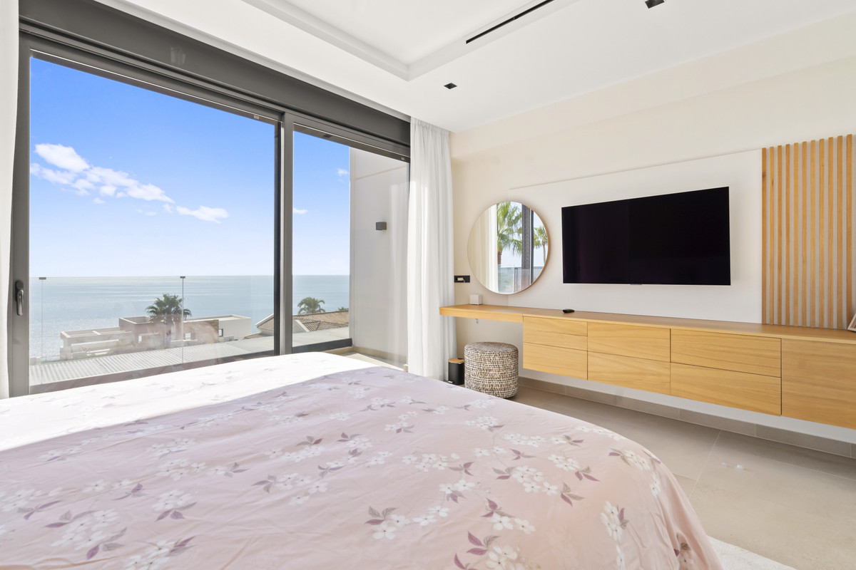 4 Bed Townhouse for sale in Manilva Costa Del Sol, Málaga, Spain