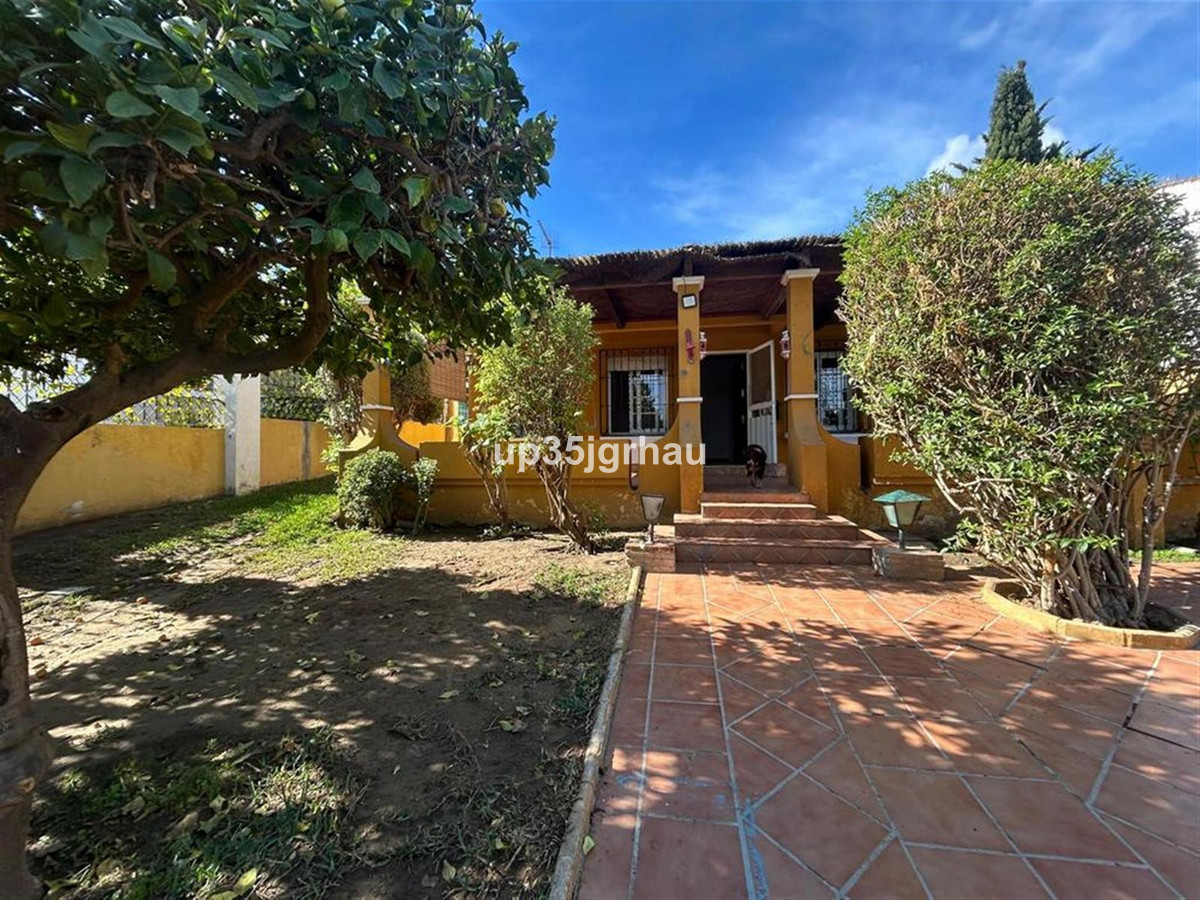 3 Bed Townhouse for sale in Estepona Costa Del Sol, Málaga, Spain