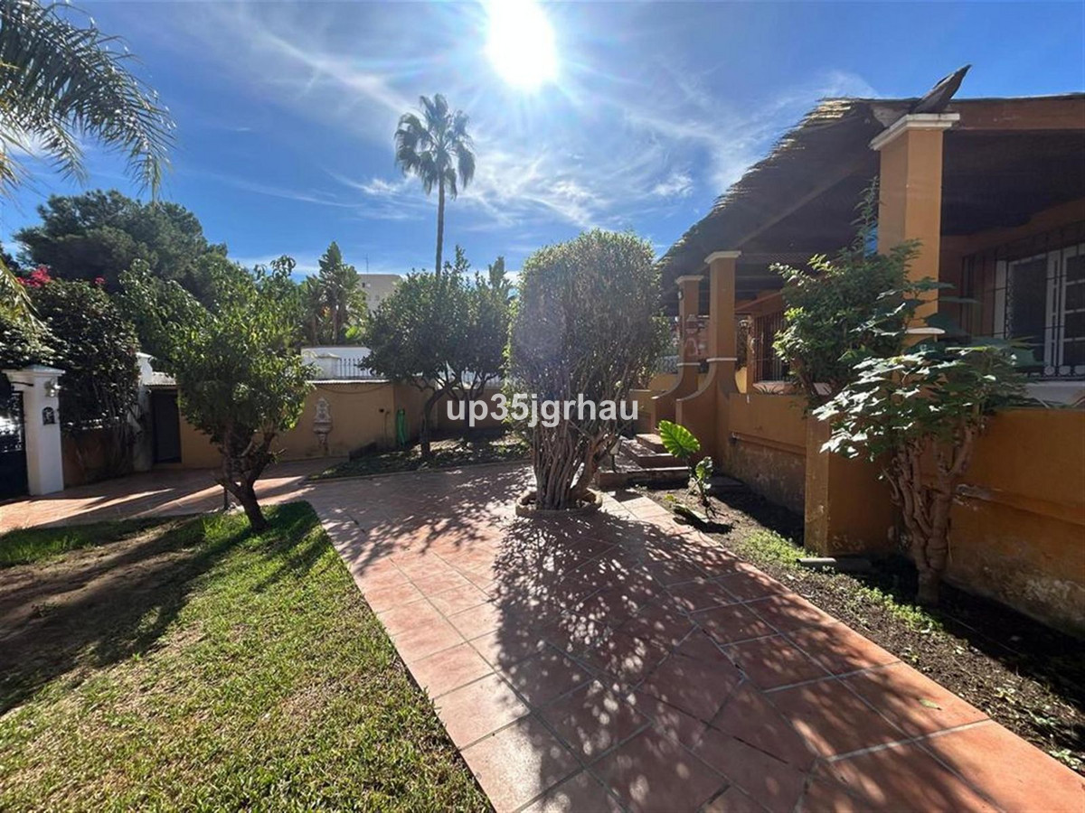 3 Bed Townhouse for sale in Estepona Costa Del Sol, Málaga, Spain