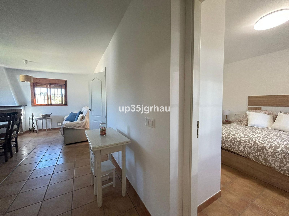 1 Bed Townhouse for sale in Estepona Costa Del Sol, Málaga, Spain