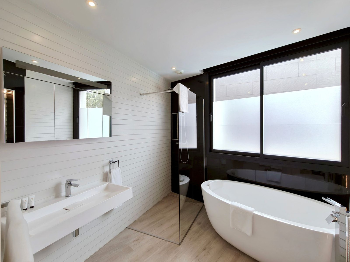 5 Bed Townhouse for sale in San Roque Club Costa Del Sol, Cádiz, Spain