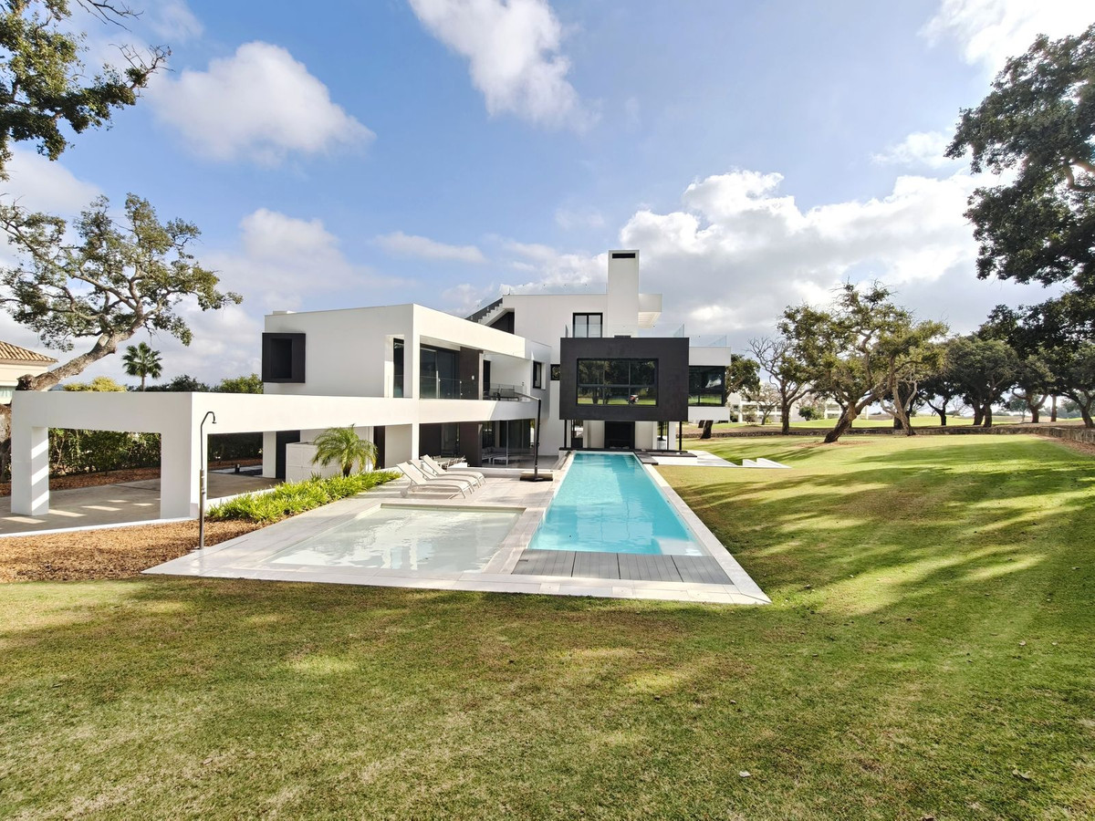 5 Bed Townhouse for sale in San Roque Club Costa Del Sol, Cádiz, Spain