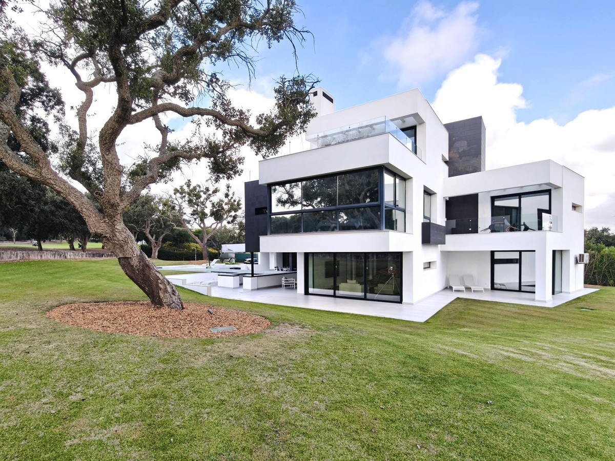 5 Bed Townhouse for sale in San Roque Club Costa Del Sol, Cádiz, Spain