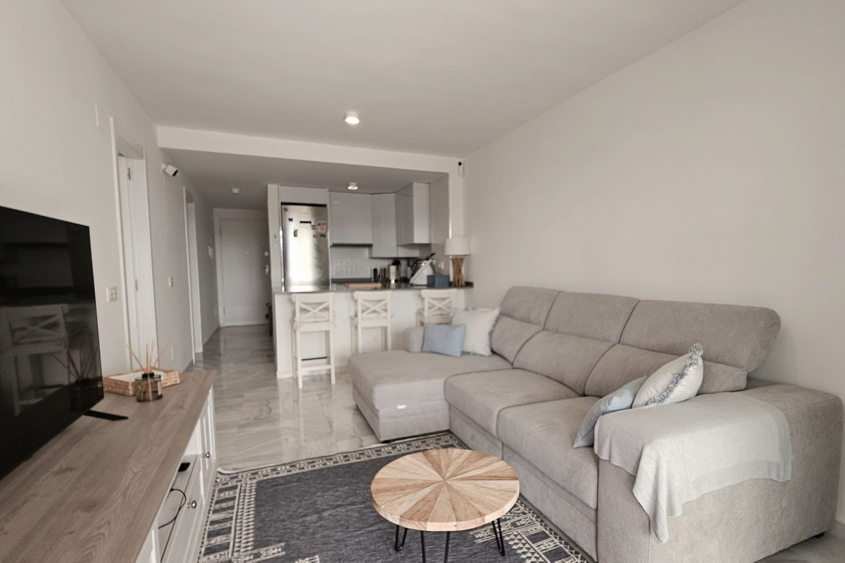 Se vende Apartamento Planta Media de 2 dormitorios en Costa Del Sol, Málaga, España