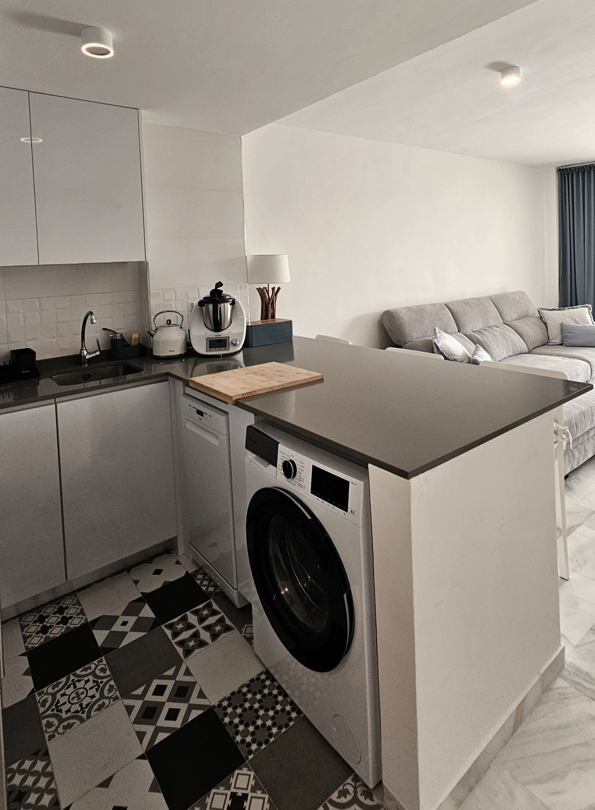 Se vende Apartamento Planta Media de 2 dormitorios en Costa Del Sol, Málaga, España