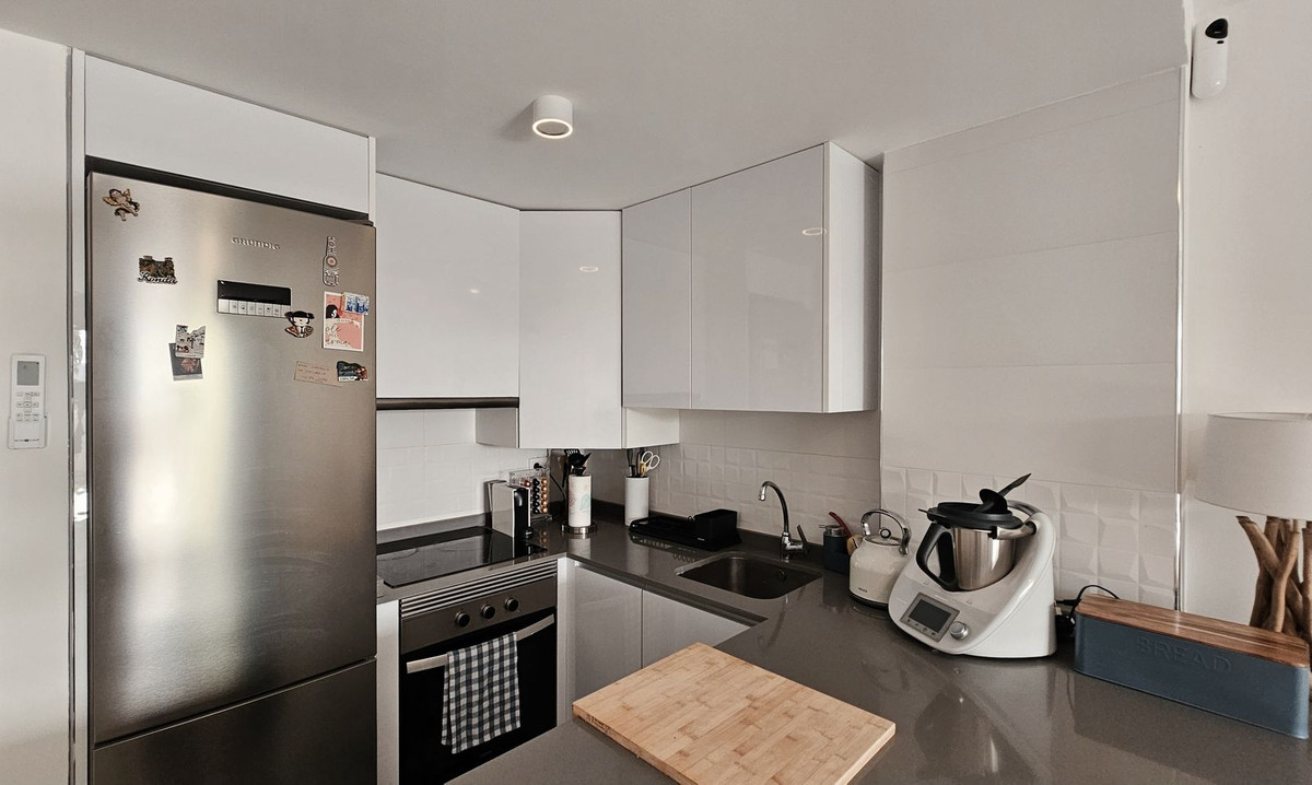 Se vende Apartamento Planta Media de 2 dormitorios en Costa Del Sol, Málaga, España