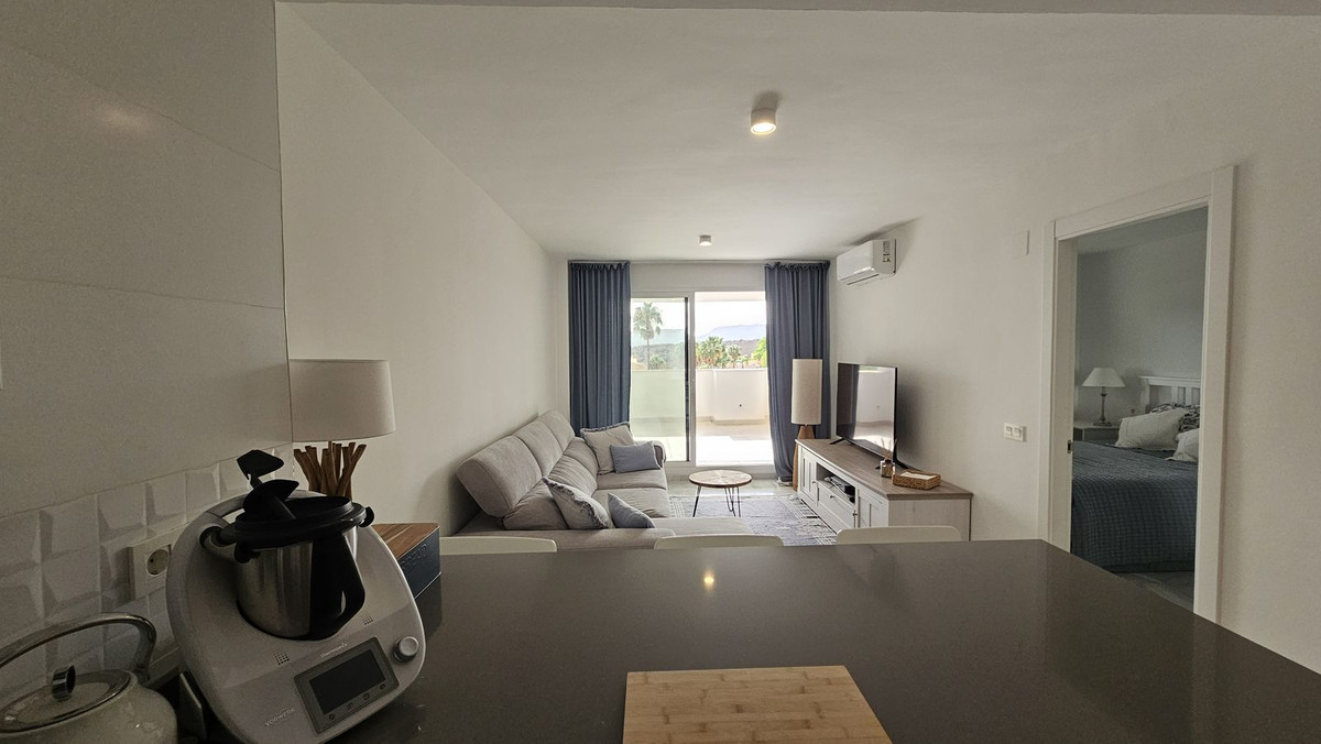 Se vende Apartamento Planta Media de 2 dormitorios en Costa Del Sol, Málaga, España