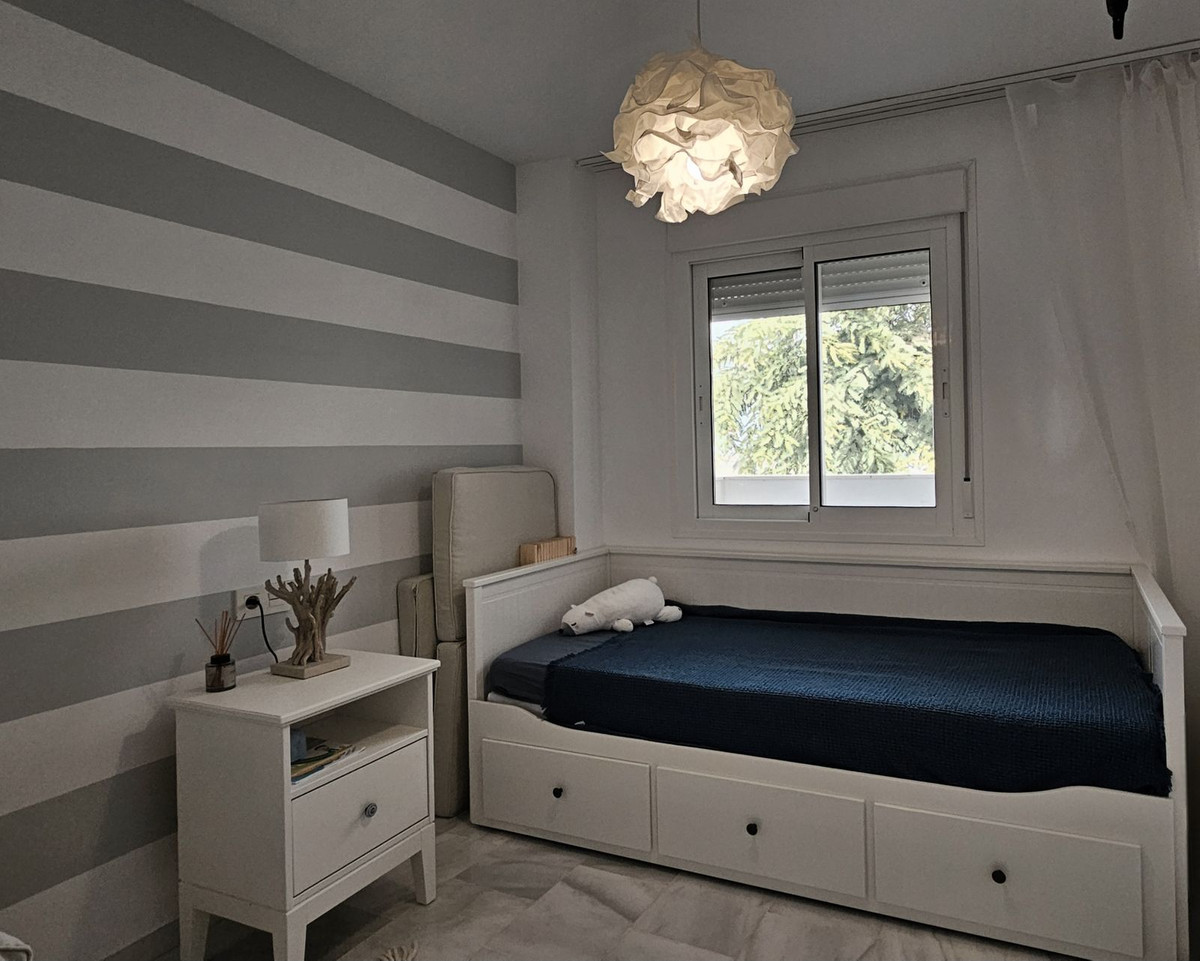 Se vende Apartamento Planta Media de 2 dormitorios en Costa Del Sol, Málaga, España