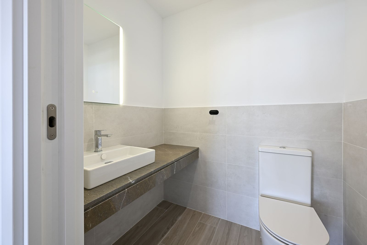 4 Bed Apartment for sale in La Cala De Mijas Costa Del Sol, Málaga, Spain