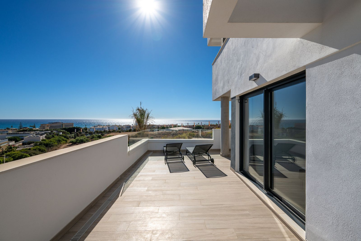 4 Bed Apartment for sale in La Cala De Mijas Costa Del Sol, Málaga, Spain