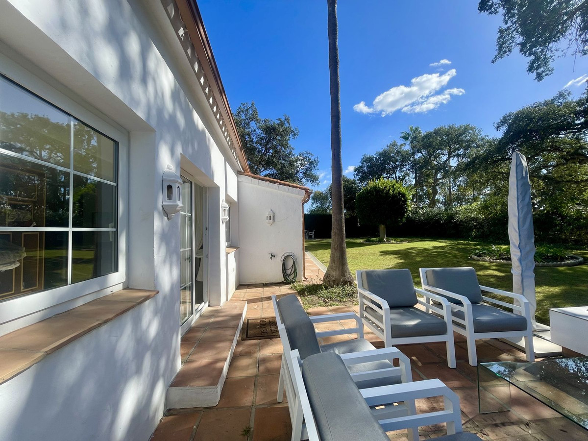 Se vende Villa - Chalet de 3 dormitorios en Costa Del Sol, Cadiz, España