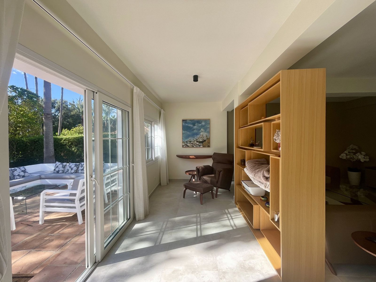 Se vende Villa - Chalet de 3 dormitorios en Costa Del Sol, Cadiz, España