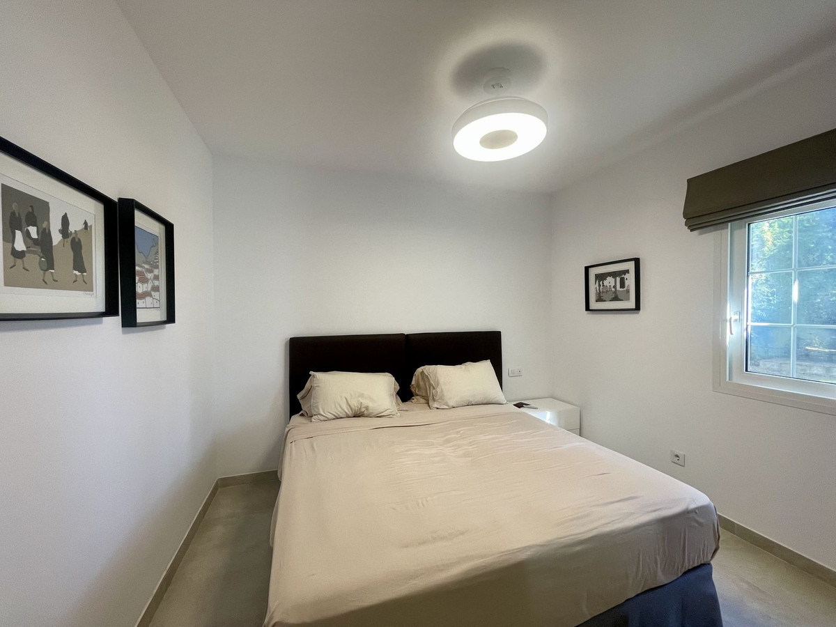 Se vende Villa - Chalet de 3 dormitorios en Costa Del Sol, Cadiz, España