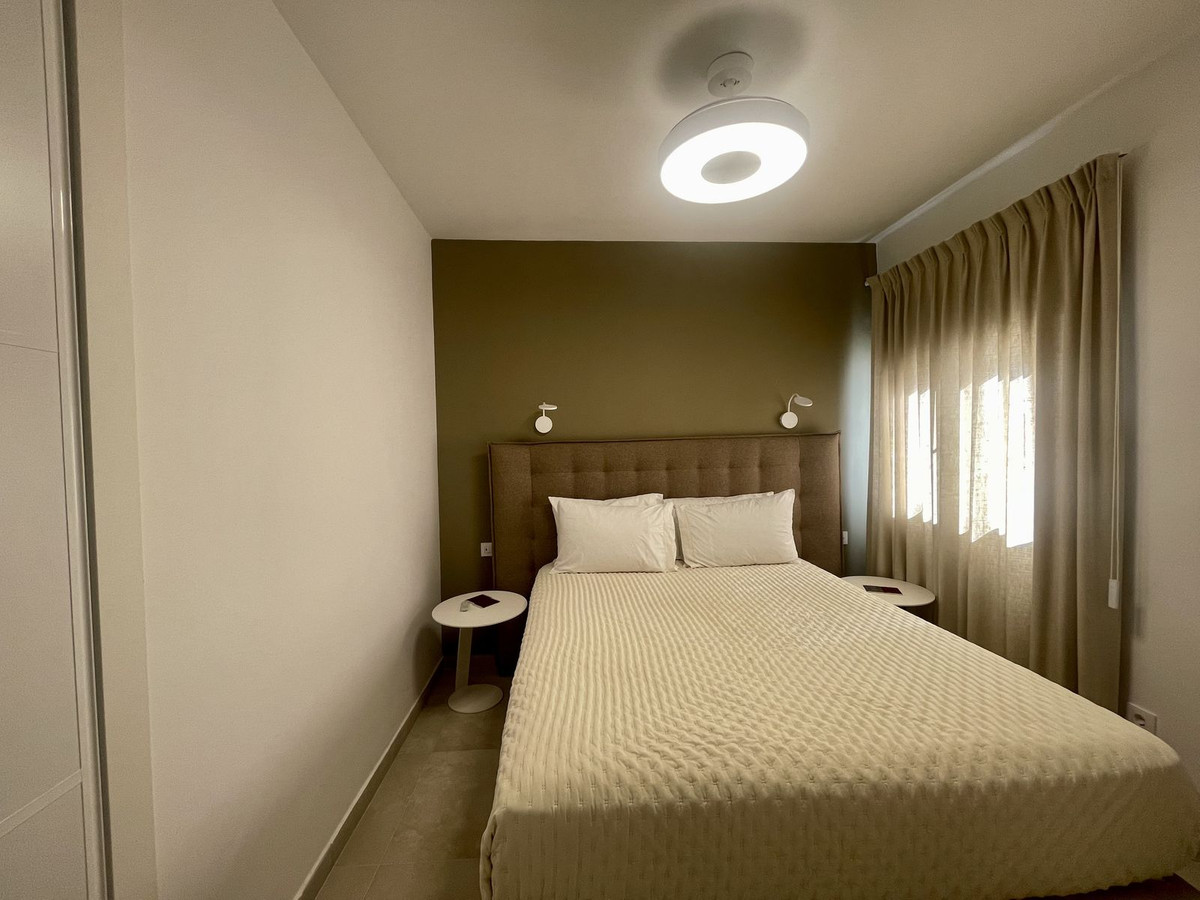 Se vende Villa - Chalet de 3 dormitorios en Costa Del Sol, Cadiz, España