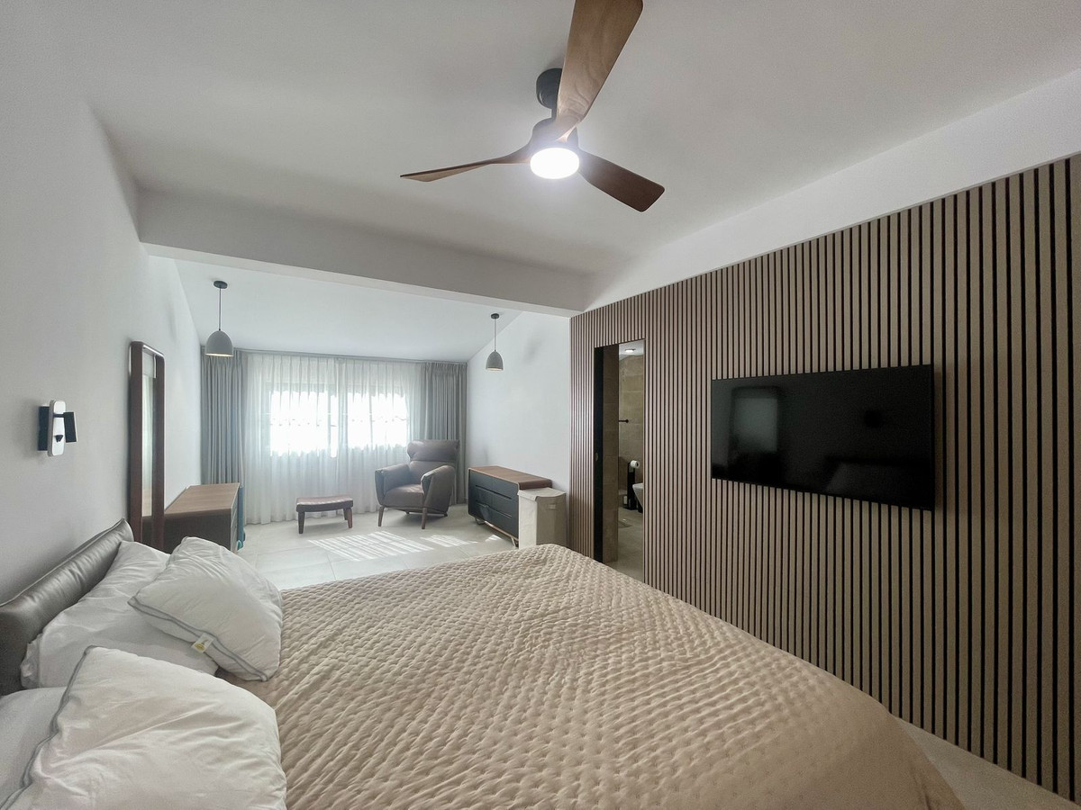 Se vende Villa - Chalet de 3 dormitorios en Costa Del Sol, Cadiz, España