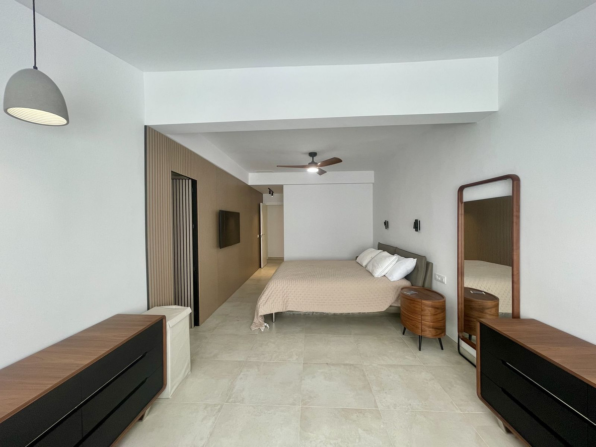Se vende Villa - Chalet de 3 dormitorios en Costa Del Sol, Cadiz, España