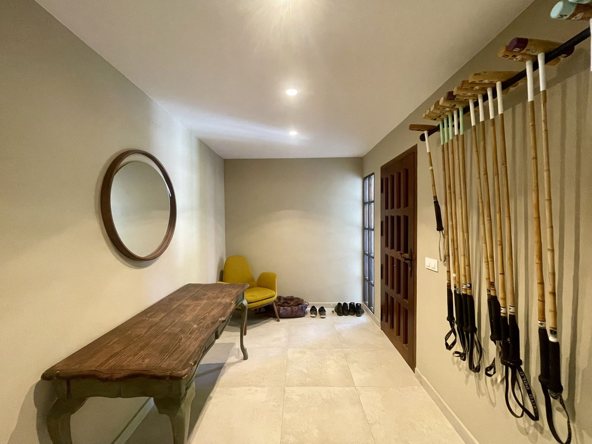 Se vende Villa - Chalet de 3 dormitorios en Costa Del Sol, Cadiz, España