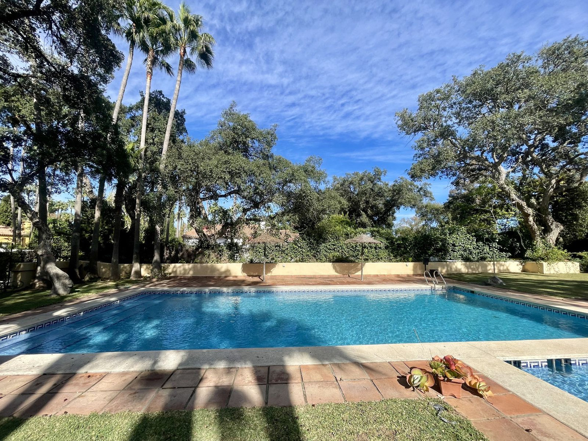 Se vende Villa - Chalet de 3 dormitorios en Costa Del Sol, Cadiz, España