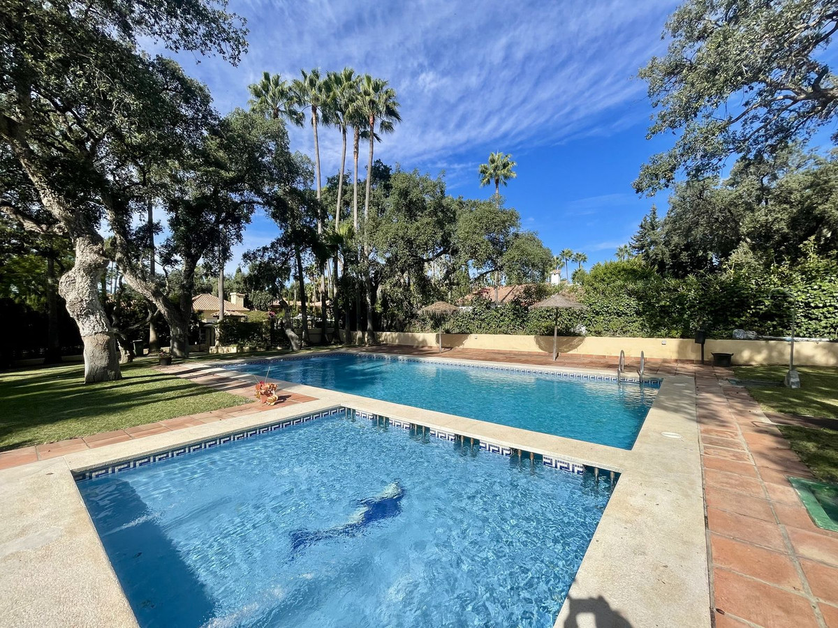 Se vende Villa - Chalet de 3 dormitorios en Costa Del Sol, Cadiz, España