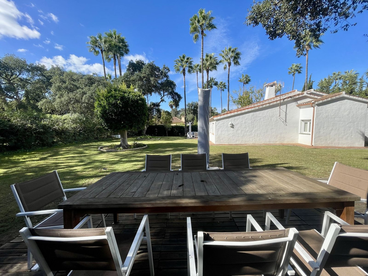 Se vende Villa - Chalet de 3 dormitorios en Costa Del Sol, Cadiz, España