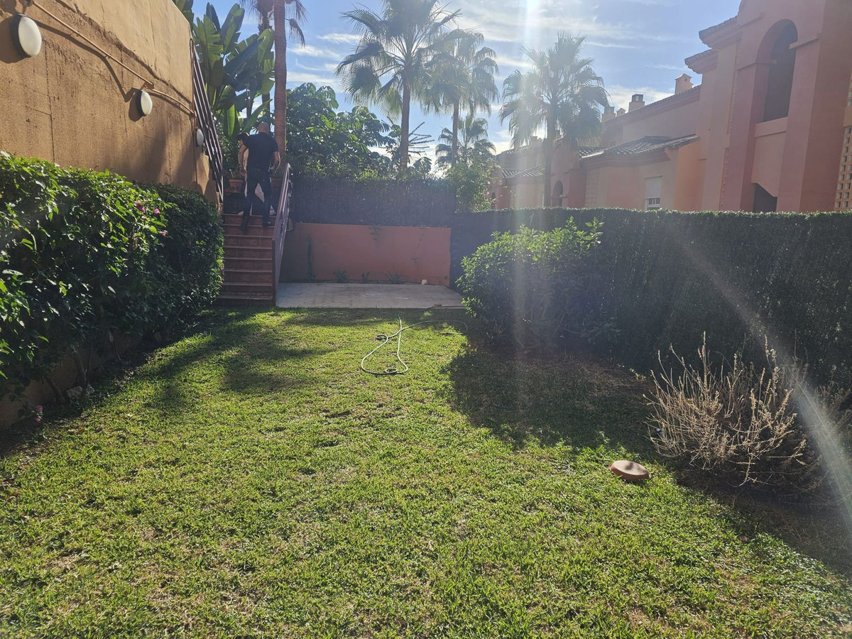 Se vende Apartamento Planta Baja de 3 dormitorios en Costa Del Sol, Málaga, España