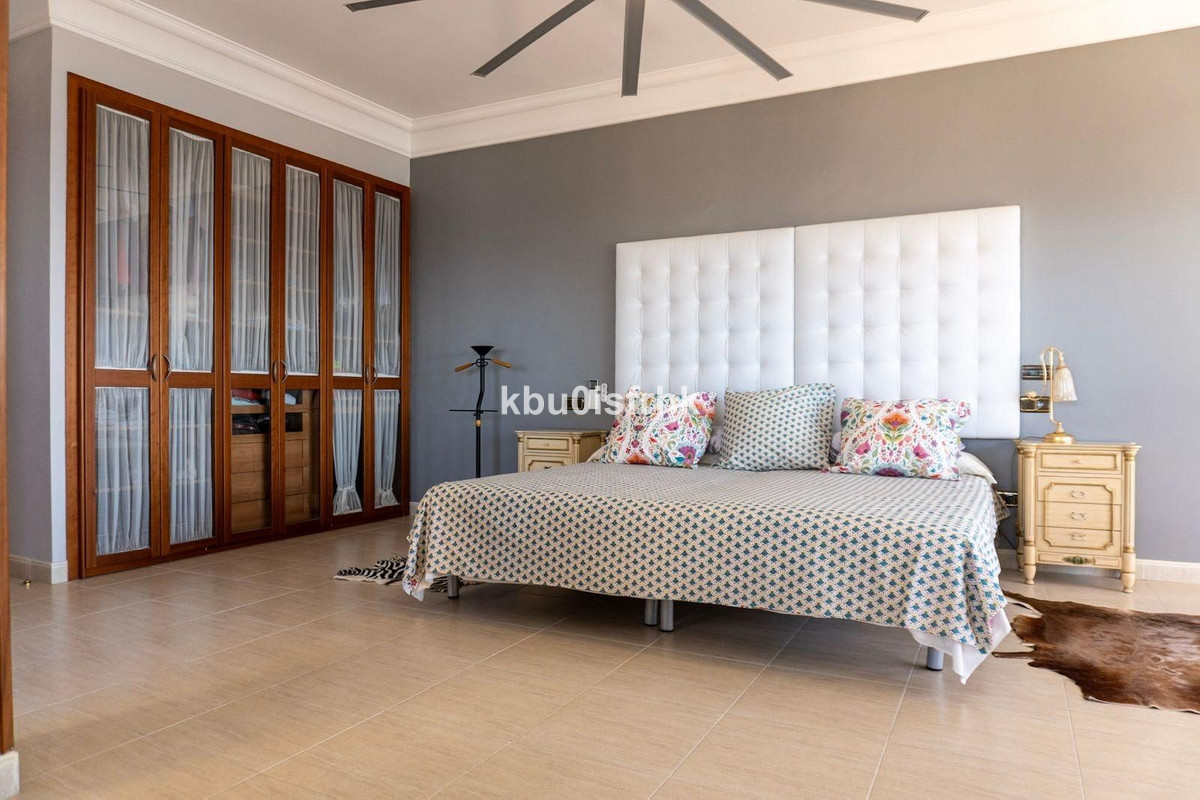 6 Bed Apartment for sale in Benidorm Costa Blanca, Alicante, Spain