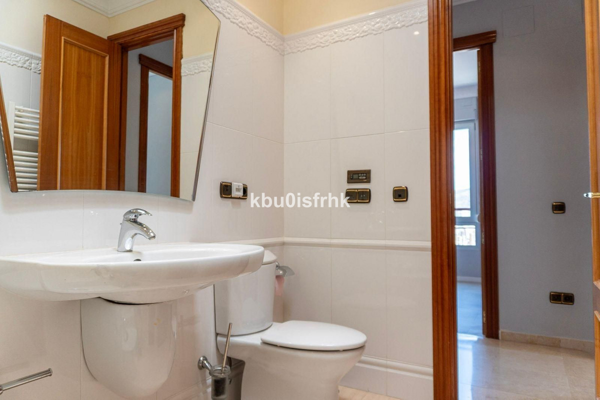 6 Bed Apartment for sale in Benidorm Costa Blanca, Alicante, Spain