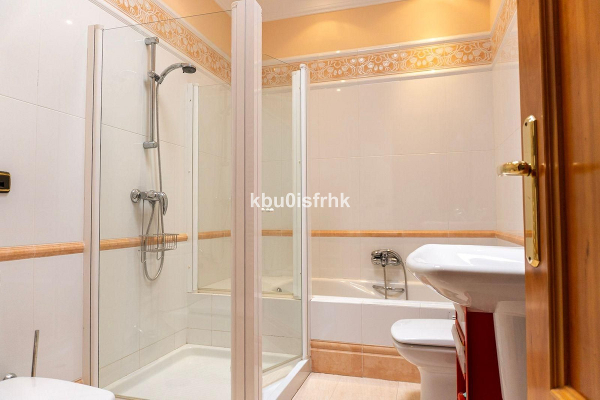 6 Bed Apartment for sale in Benidorm Costa Blanca, Alicante, Spain