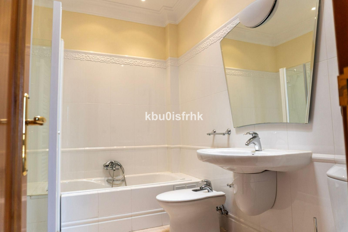 6 Bed Apartment for sale in Benidorm Costa Blanca, Alicante, Spain